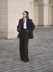 Oversize blazer, tie, wool pants 