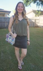 Green and Black Denim Skirts Outfits With Floral Bag