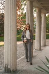 Massgeschneidert und bequem: Mein grauer Stretch-Hosenanzug von Sumissura im Alltagstest