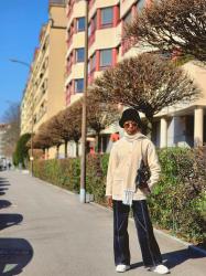 How to Style a Light-Colored Scarfcoat This Fall: Effortless Street Chic in Carouge