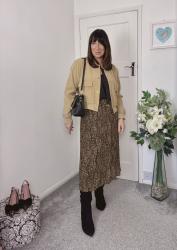 Twist Clasp Handbag - Chic & Stylish Linkup